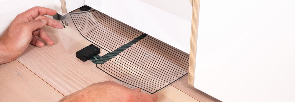 DSC04727_LAIIER_Use-Cases_Dishwasher_Placing-sensor_1920x670